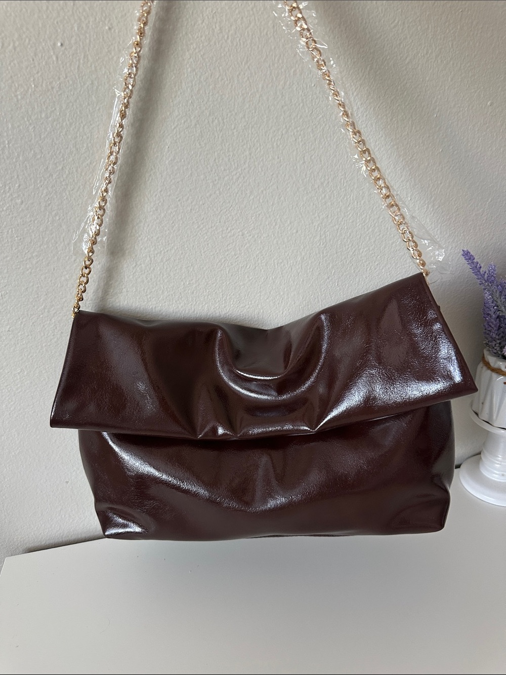 Stylish Fold-Over Shoulder Bag in Dark Brown with Gold Chain